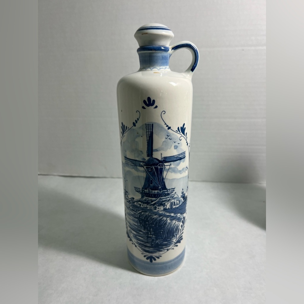 BOLS DELFT HAND PAINTED POTTERY BOTTLE decanter
Holland windmill zenith jug 11"